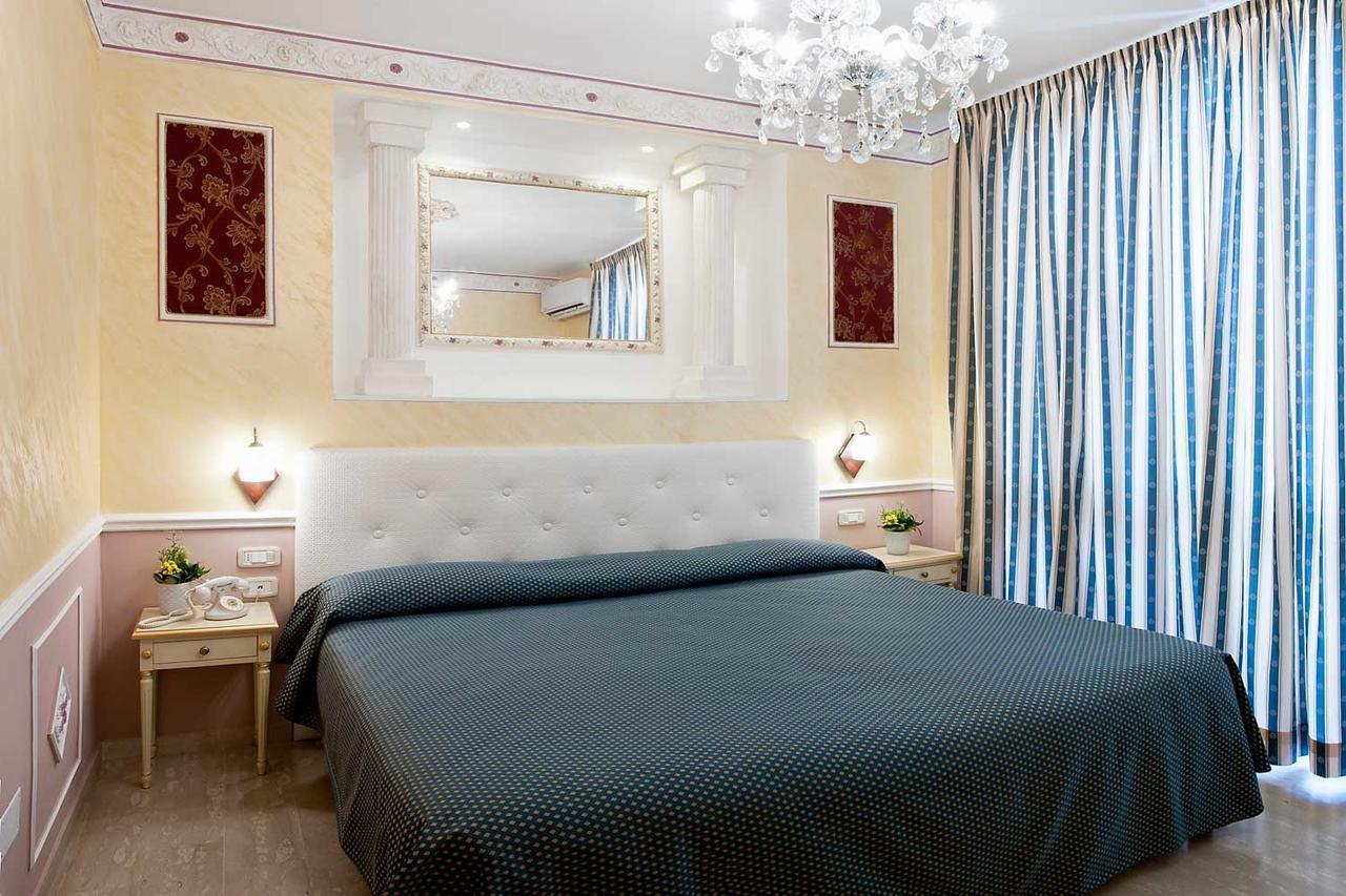 Nouvel Hotel Des Bains Pesaro Kültér fotó